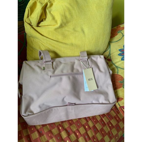 ONE DAY SALE!!! NWT BEIS Weekender bag in Atlas Pink - Picture 1 of 6